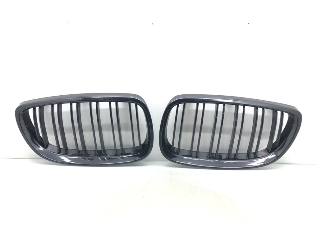 Решетка радиатора для BMW 3 E90/E91/E92/E93, 2009 г. 2.0 i бензин б/у