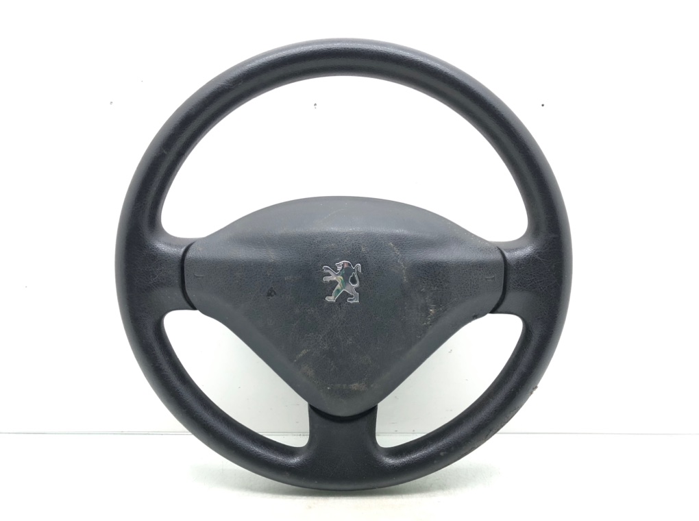 Руль для Peugeot 207, 2009 г. 1.4 i бензин б/у