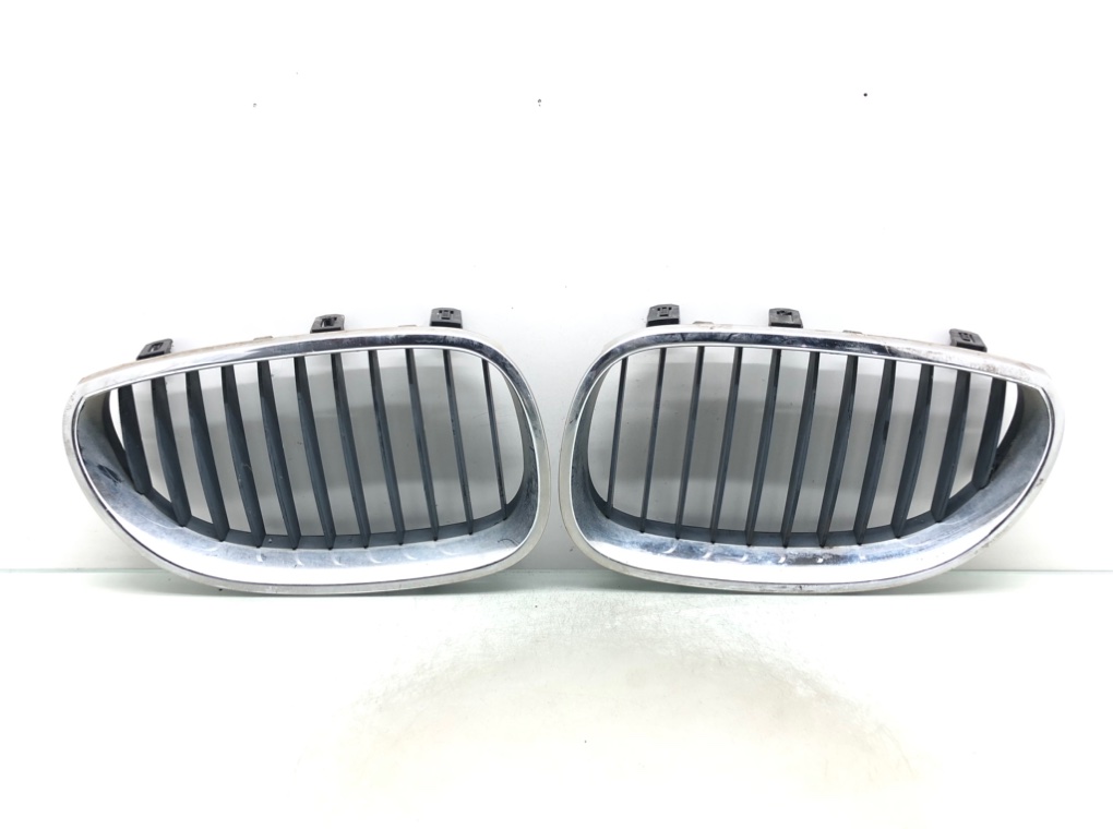 Решетка радиатора для BMW 5 E60/E61, 2007 г. 2.0 TD дизель б/у