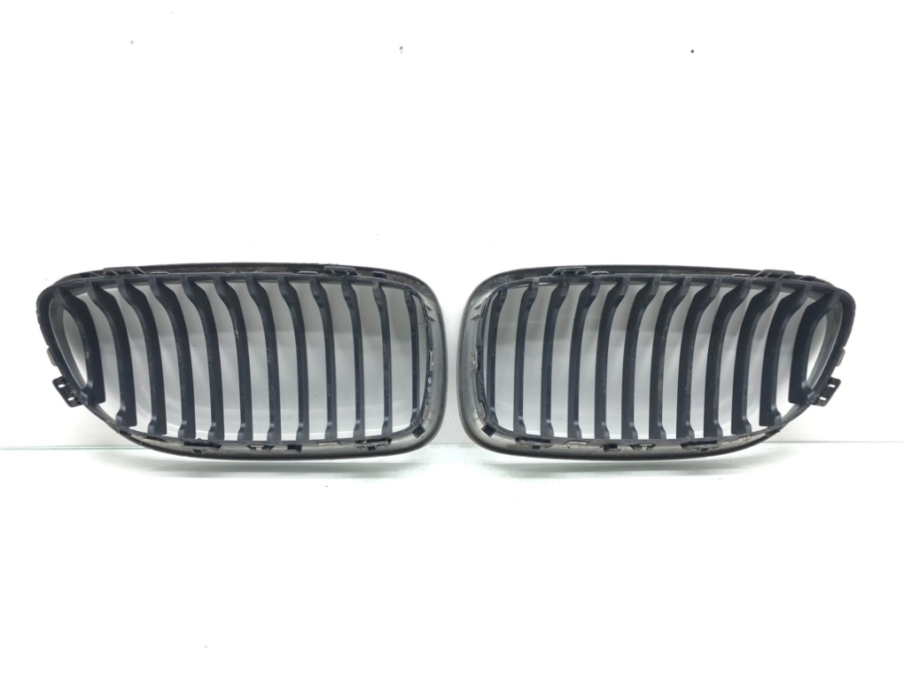 Решетка радиатора для BMW 3 E90/E91/E92/E93, 2009 г. 2.0 i бензин б/у — фото 2