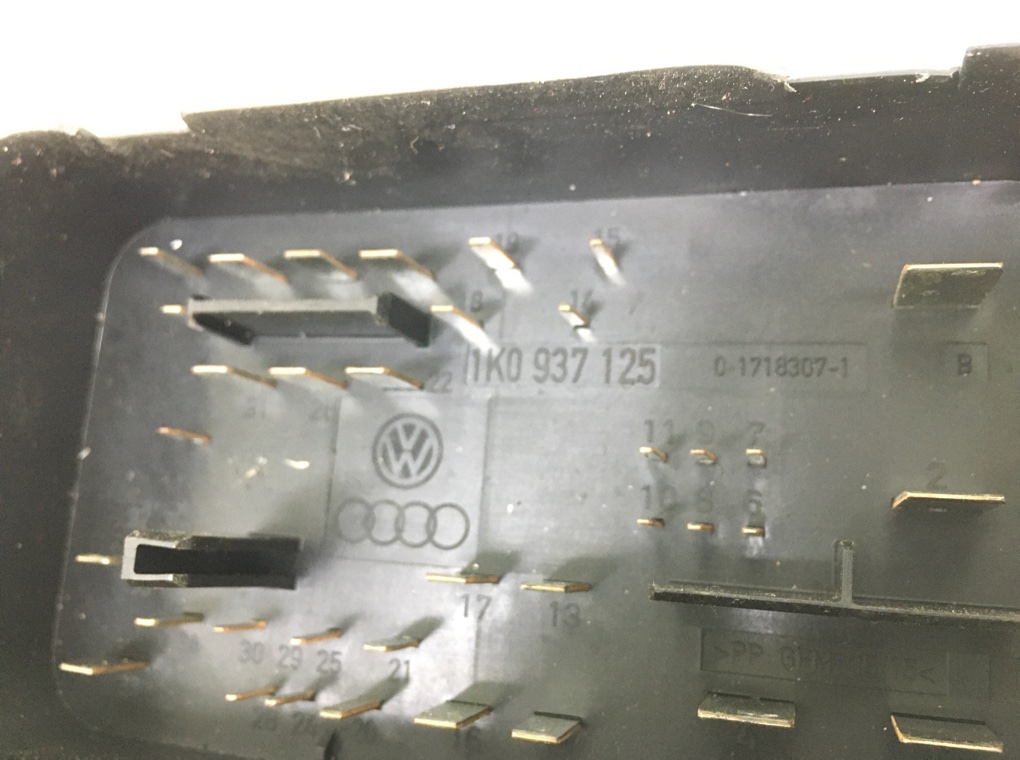 Блок предохранителей для Volkswagen Golf, 2007 г. 2.0 TDi дизель б/у — фото 5