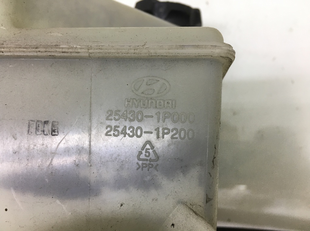 Бачок расширительный для Kia Venga, 2010 г. 1.4 i бензин б/у — фото 5