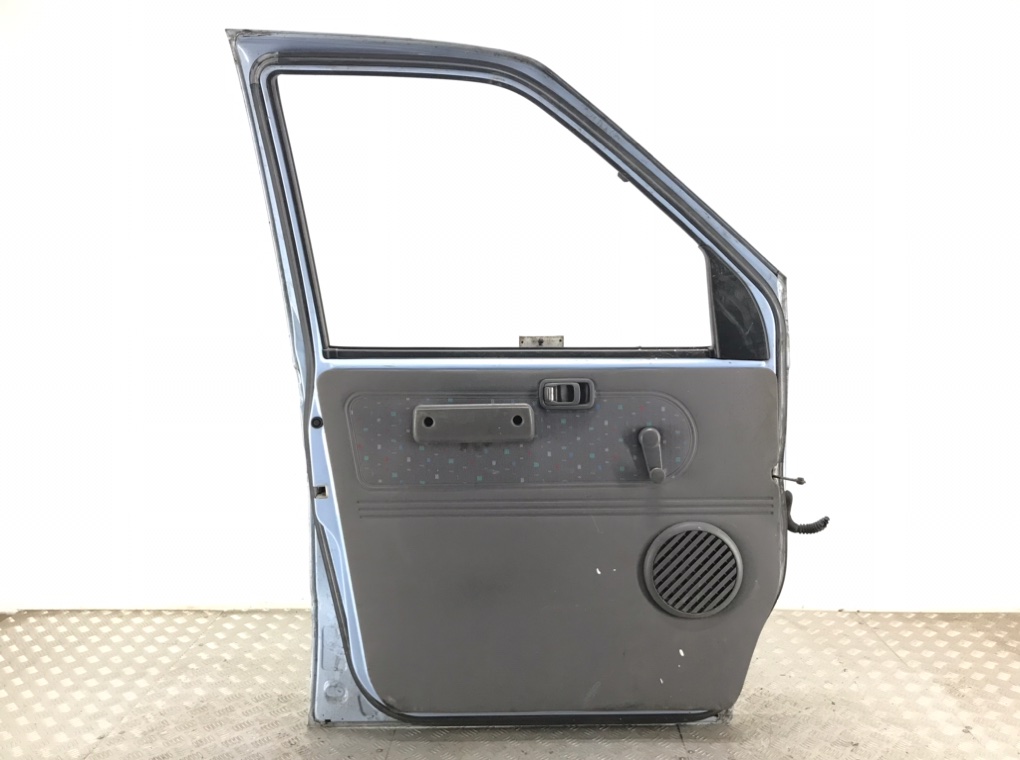 Дверь передняя левая для Nissan Vanette, 1998 г. 2.3 D дизель б/у — фото 3