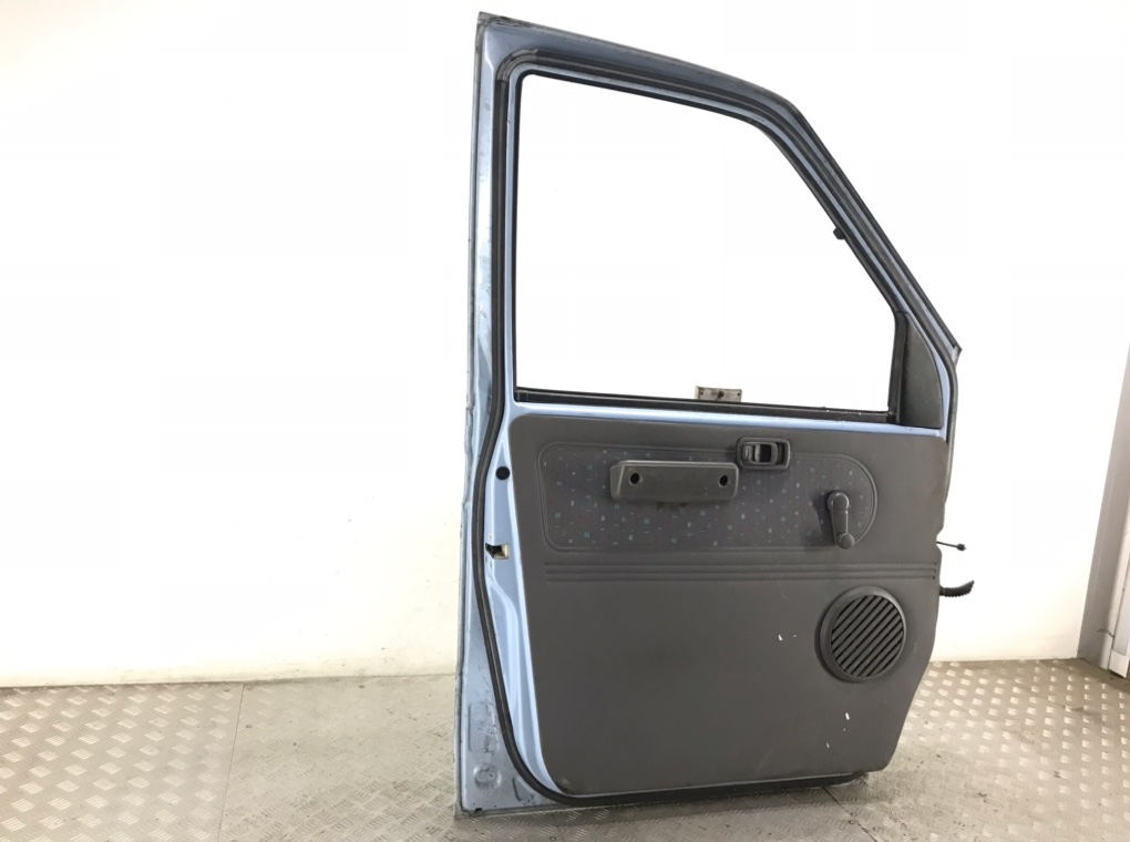 Дверь передняя левая для Nissan Vanette, 1998 г. 2.3 D дизель б/у — фото 6