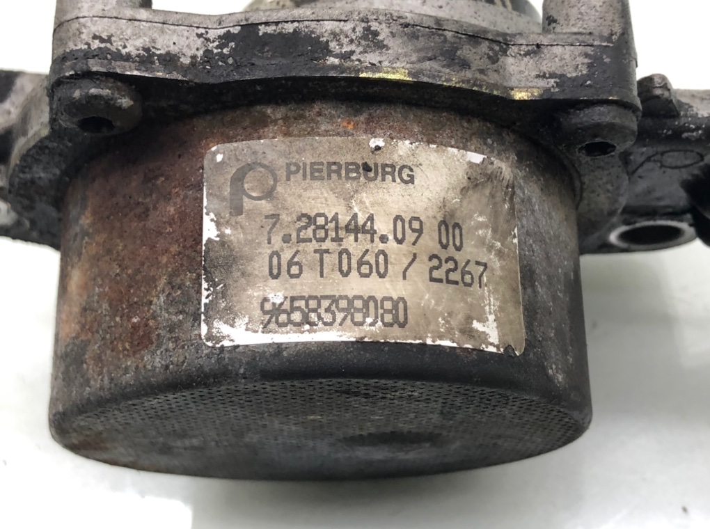 Насос вакуумный для Citroen C3, 2006 г. 1.4 HDi дизель б/у — фото 5