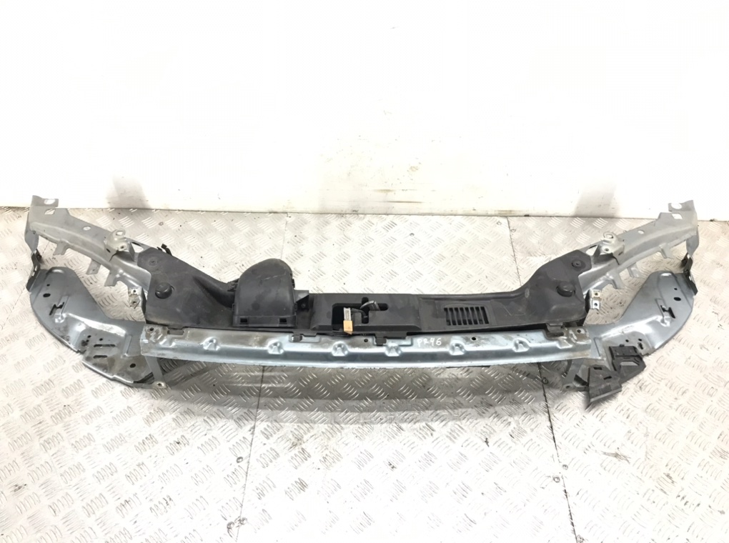 Панель передняя (телевизор) для Volvo C70, 2007 г. 2.4 i бензин б/у — фото 2