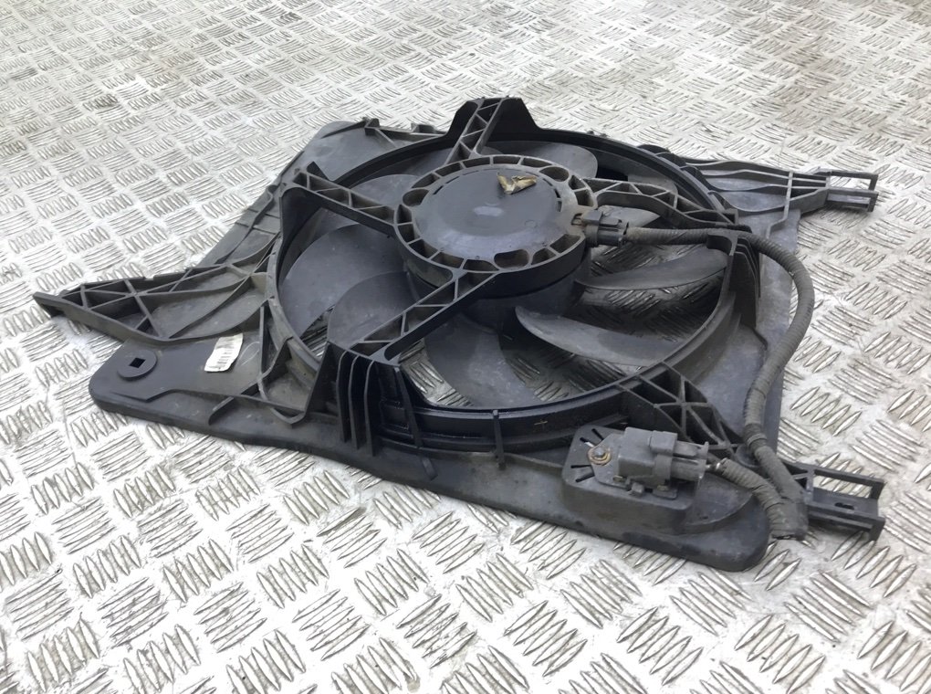 Вентилятор радиатора для Nissan Qashqai, 2008 г. 1.5 DCi дизель б/у — фото 4