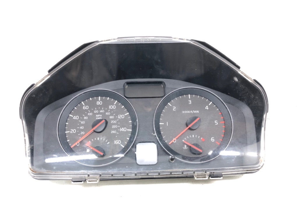 Щиток приборов (приборная панель) для Volvo S40, 2011 г. 1.6 TD дизель б/у