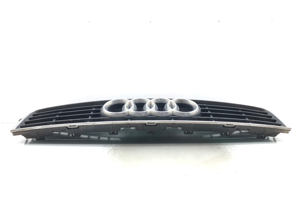 Решетка радиатора для Audi A3, 2005 г. 2.0 TDi дизель б/у — фото 2