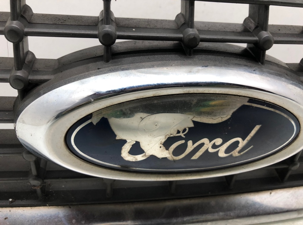Решетка радиатора для Ford Mondeo, 2008 г. 2.0 TDCi дизель б/у — фото 6