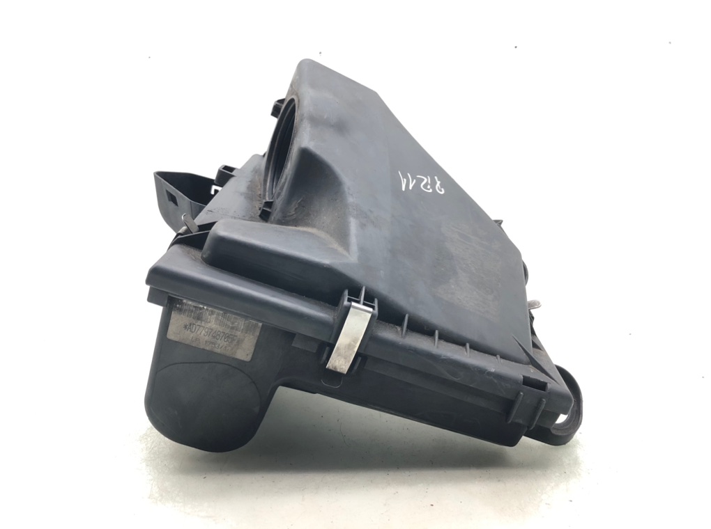 Корпус воздушного фильтра для BMW 3 E90/E91/E92/E93, 2010 г. 2.0 TD дизель б/у — фото 3