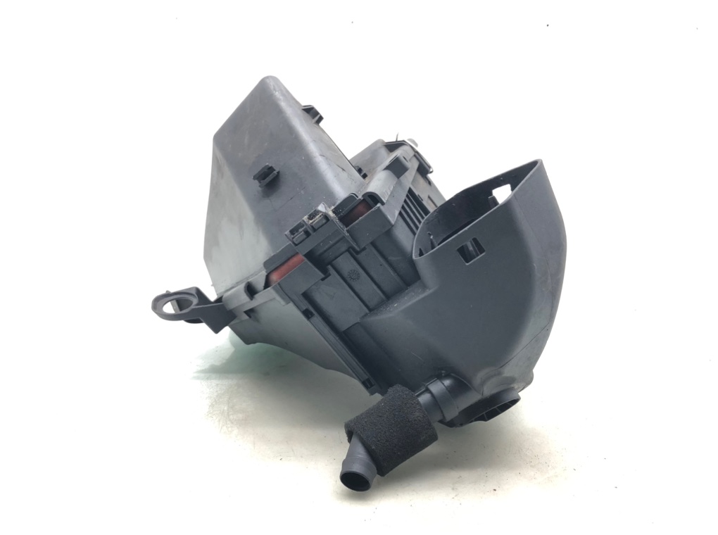 Корпус воздушного фильтра для BMW 3 E90/E91/E92/E93, 2010 г. 2.0 TD дизель б/у — фото 5