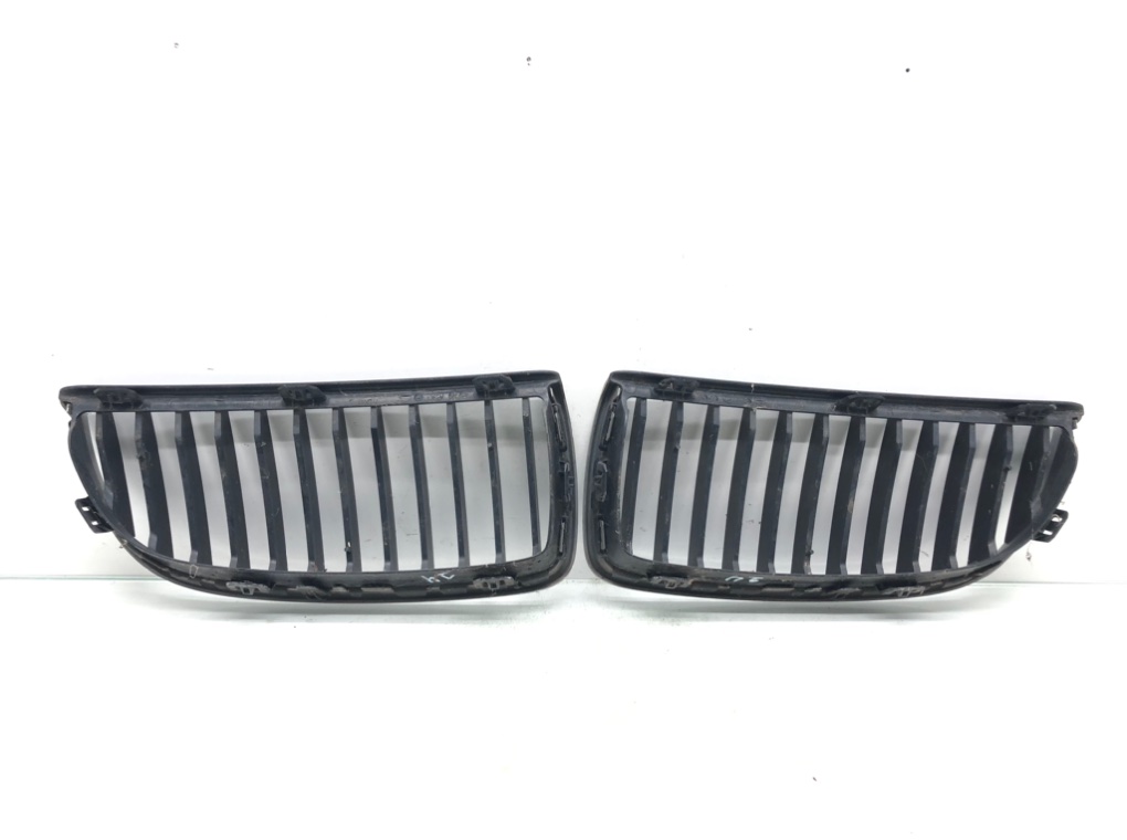 Решетка радиатора для BMW 3 E90/E91/E92/E93, 2007 г. 2.0 TD дизель б/у — фото 2