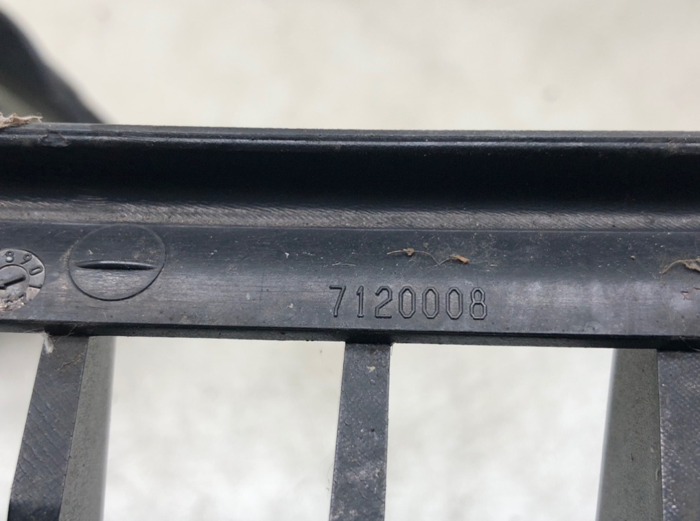 Решетка радиатора для BMW 3 E90/E91/E92/E93, 2007 г. 2.0 TD дизель б/у — фото 8