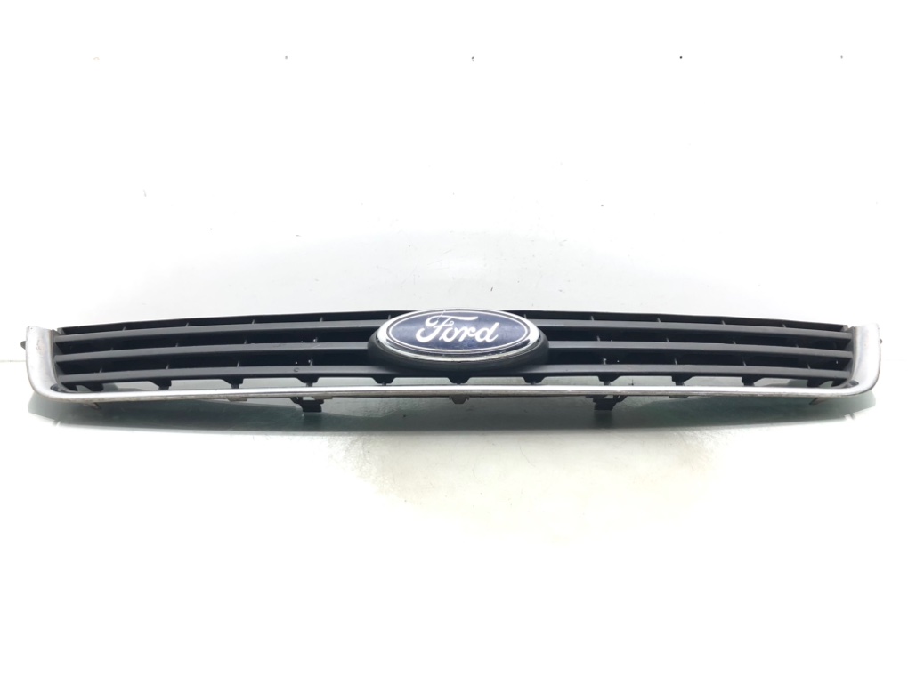 Решетка радиатора для Ford Kuga, 2009 г. 2.0 TDCi дизель б/у — фото 2