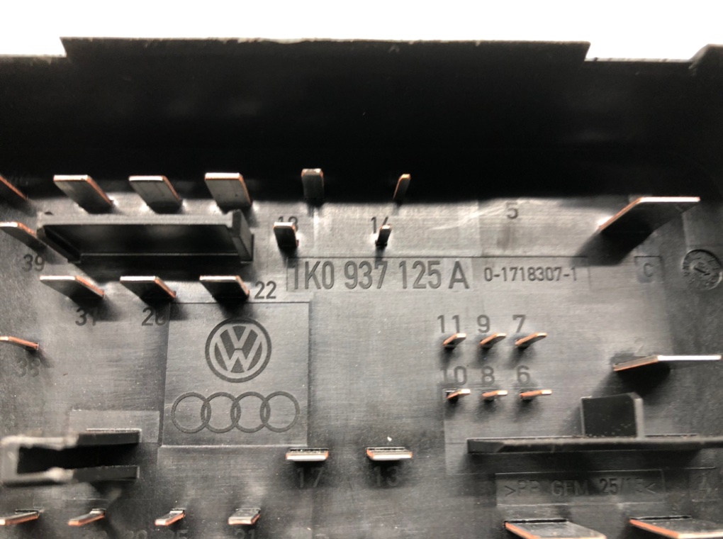 Блок предохранителей для Volkswagen Golf Plus, 2008 г. 1.9 TDi дизель б/у — фото 9
