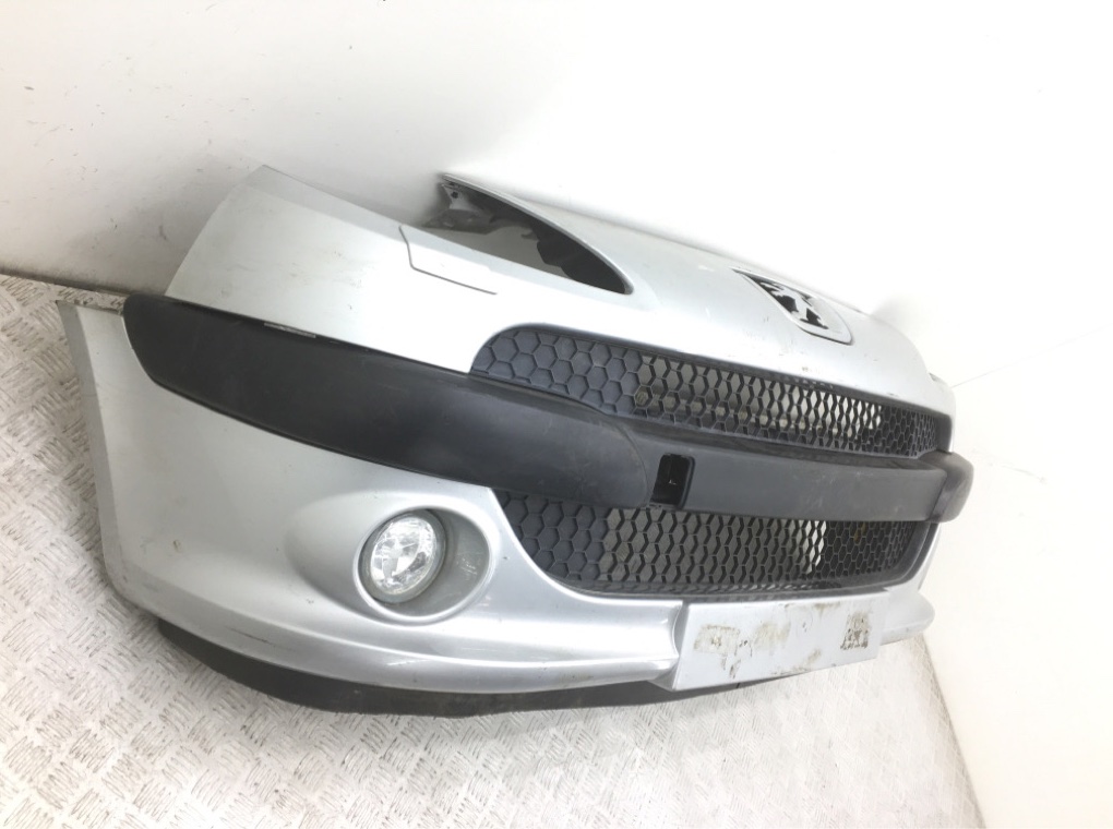 Бампер передний для Peugeot 1007, 2006 г. 1.6 i бензин б/у — фото 3