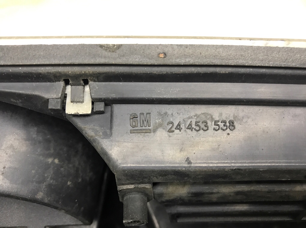 Решетка радиатора для Opel Zafira, 2003 г. 1.8 i бензин б/у — фото 5