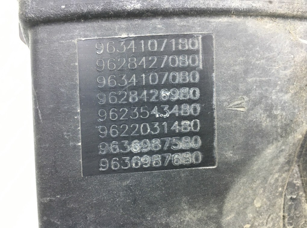 Корпус воздушного фильтра для Peugeot 206, 2004 г. 1.6 i бензин б/у — фото 5
