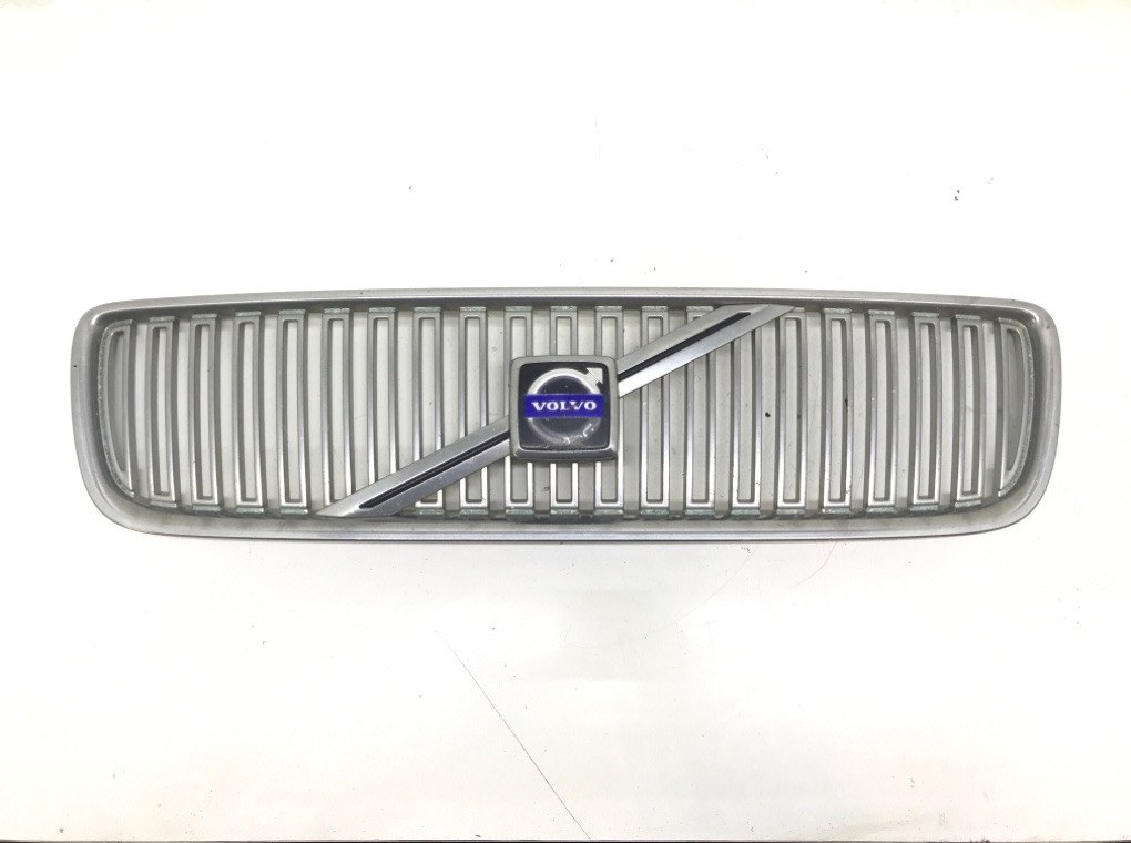 Решетка радиатора для Volvo V70, 2005 г. 2.4 i бензин б/у