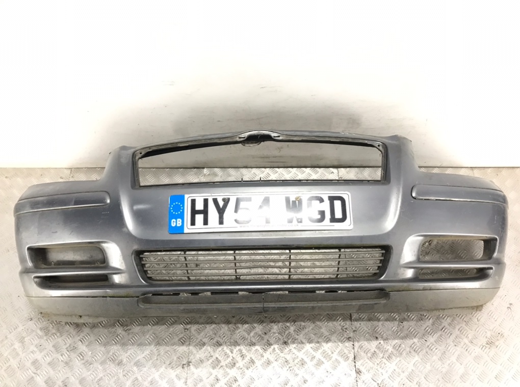 Бампер передний для Toyota Avensis, 2004 г. 2.0 TD дизель б/у