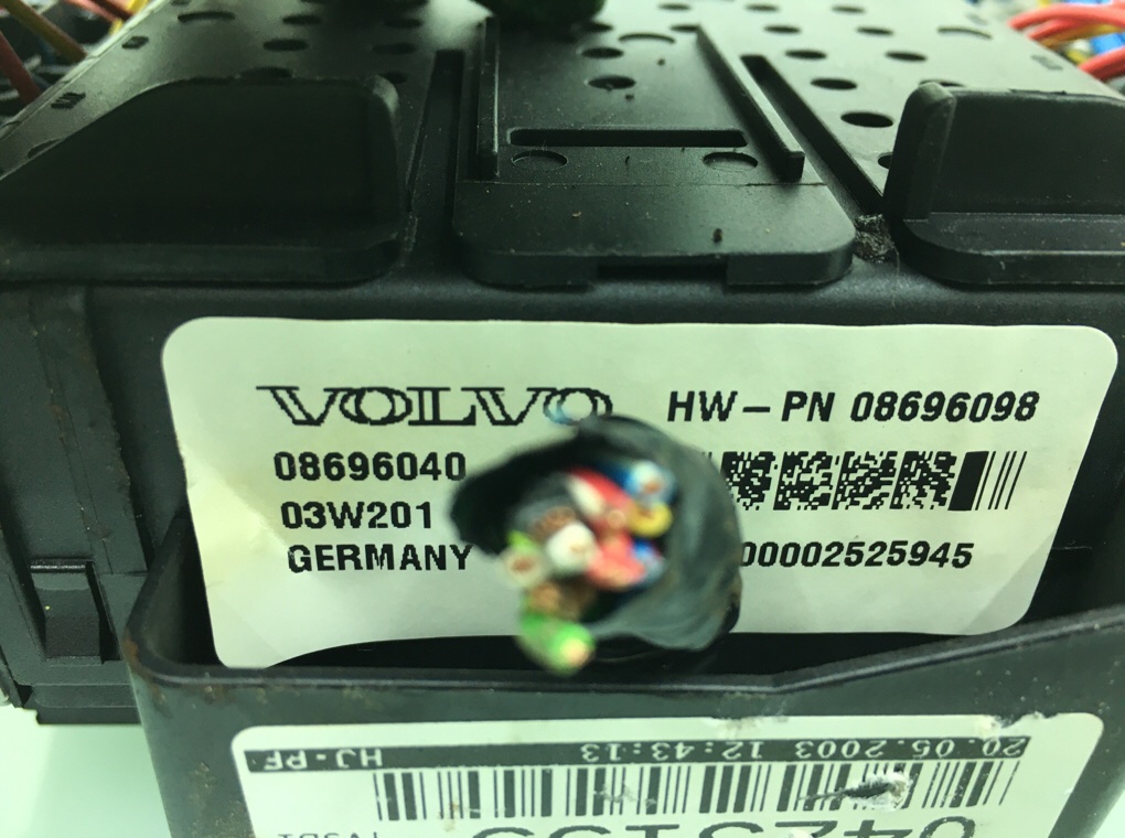 Блок предохранителей для Volvo S60, 2004 г. 2.4 i бензин б/у — фото 5