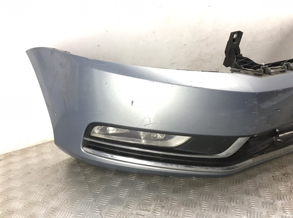 Бампер передний для Volkswagen Passat, 2012 г. 2.0 TDi дизель б/у — фото 2
