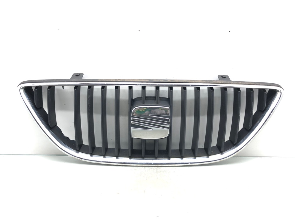 Решетка радиатора для Seat Exeo, 2009 г. 2.0 TDi дизель б/у