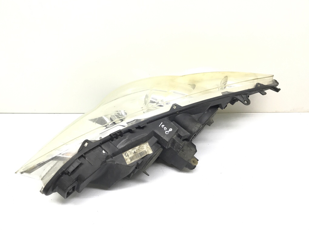 Фара правая для Peugeot 307, 2006 г. 1.6 i бензин б/у — фото 2