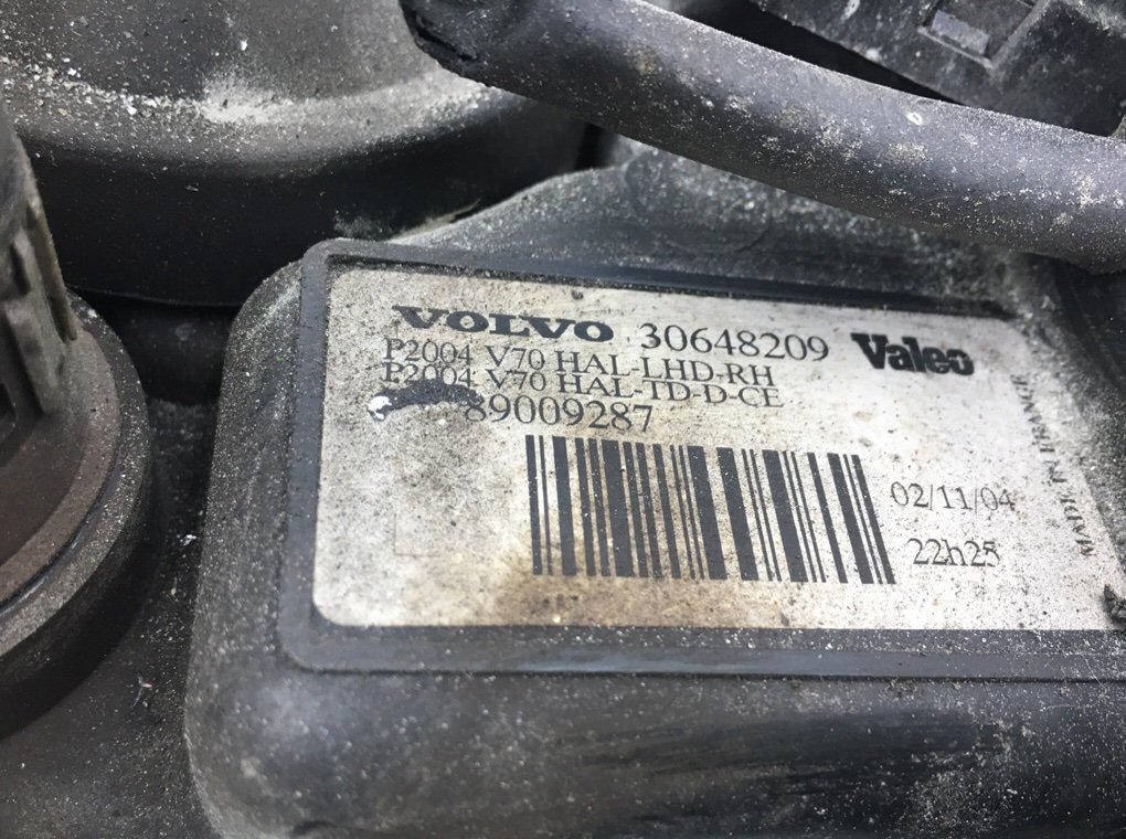 Фара правая для Volvo V70, 2005 г. 2.4 i бензин б/у — фото 5