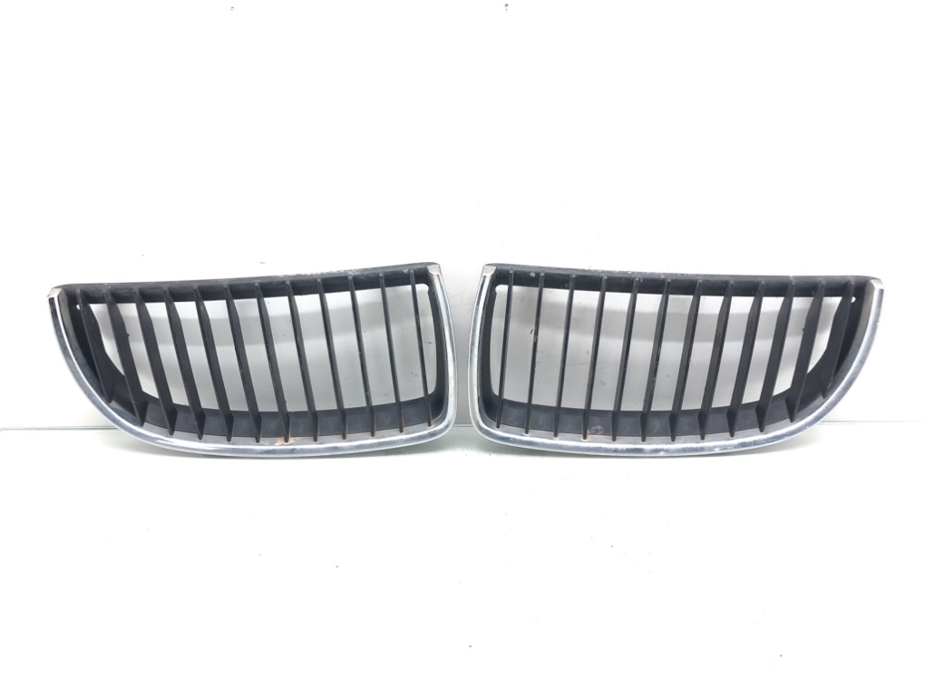 Решетка радиатора для BMW 3 E90/E91/E92/E93, 2008 г. 2.0 TD дизель б/у
