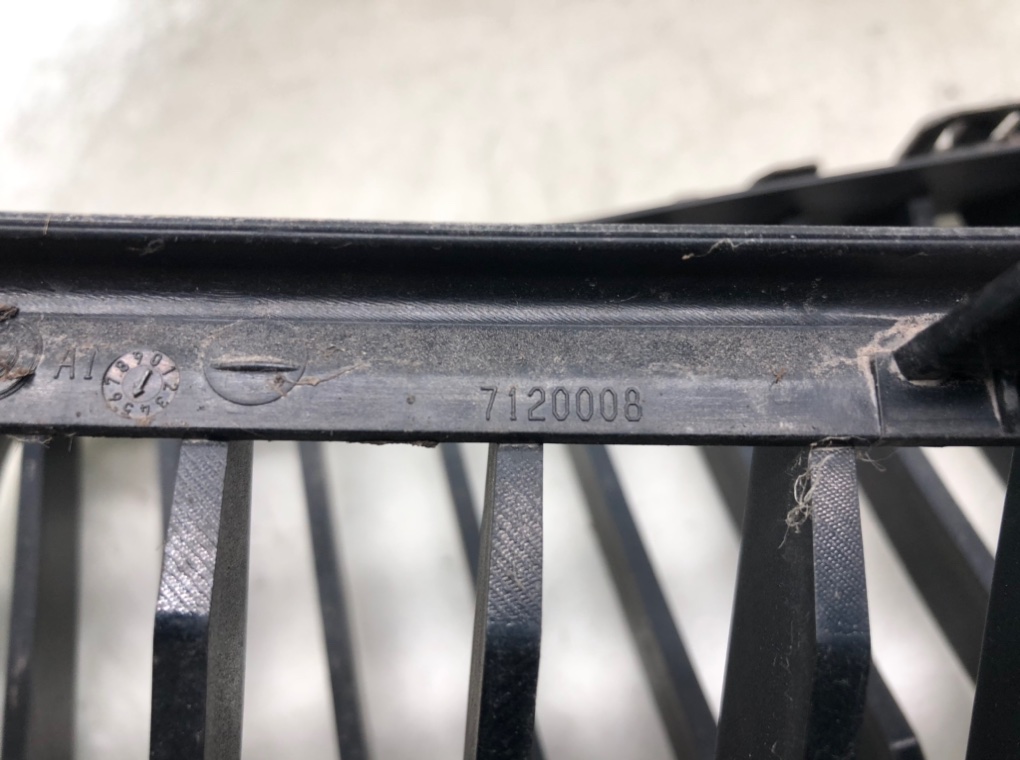 Решетка радиатора для BMW 3 E90/E91/E92/E93, 2008 г. 2.0 TD дизель б/у — фото 8