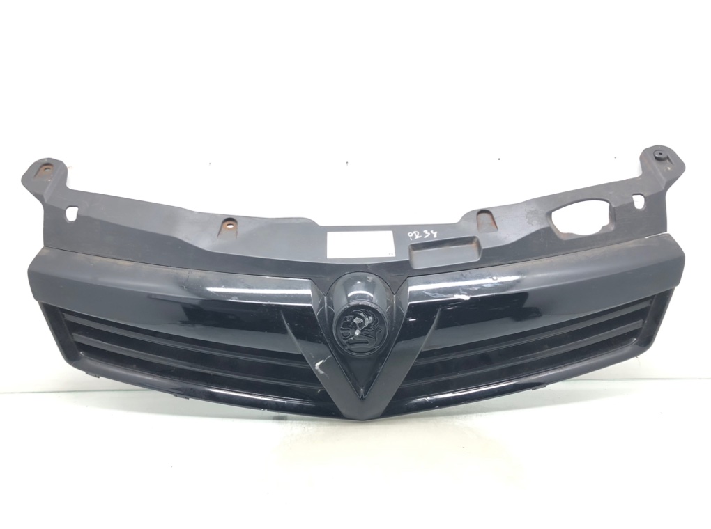 Решетка радиатора для Opel Astra, 2006 г. 1.3 CDTi дизель б/у