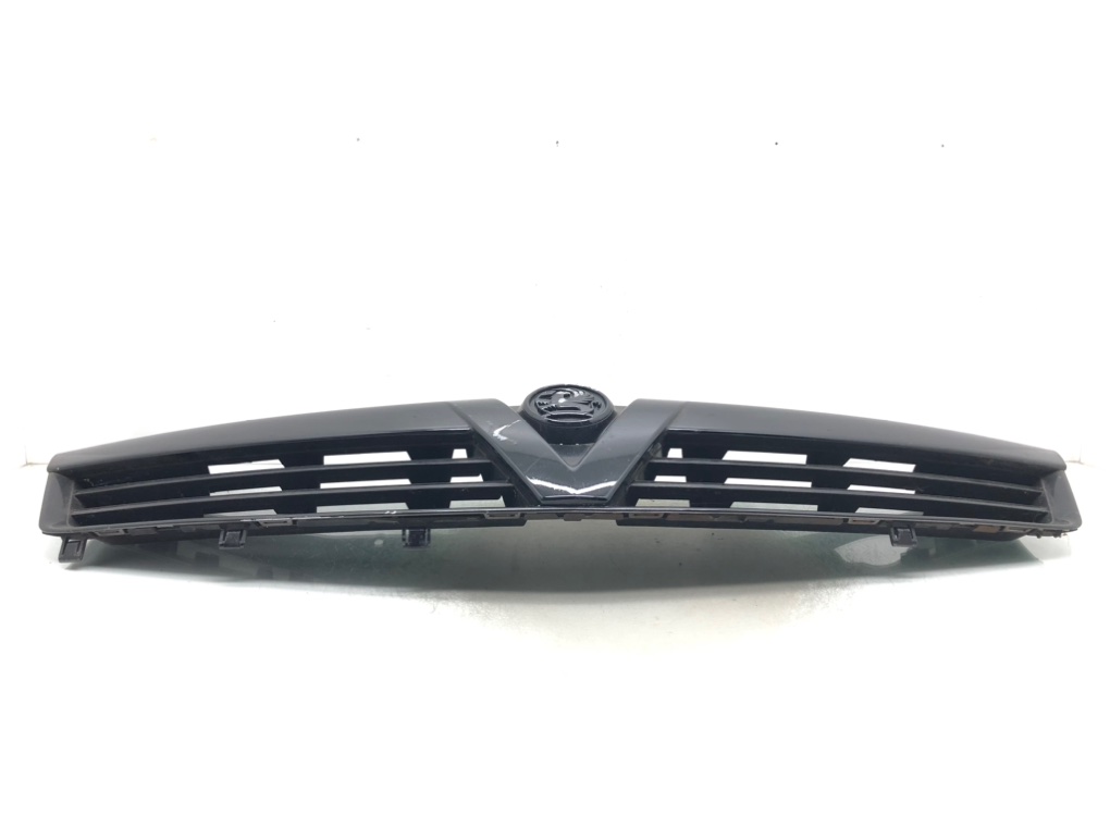 Решетка радиатора для Opel Astra, 2006 г. 1.3 CDTi дизель б/у — фото 2