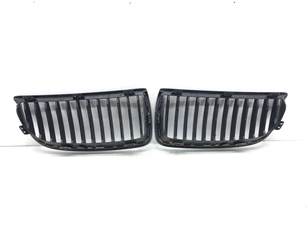 Решетка радиатора для BMW 3 E90/E91/E92/E93, 2005 г. 2.0 i бензин б/у — фото 2
