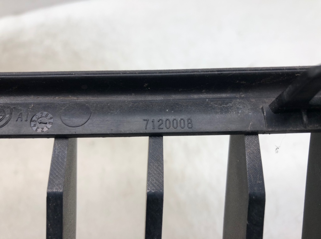Решетка радиатора для BMW 3 E90/E91/E92/E93, 2005 г. 2.0 i бензин б/у — фото 8