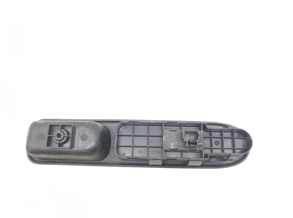 Кнопка стеклоподъемника для Peugeot 307, 2005 г. 2.0 i бензин б/у — фото 2