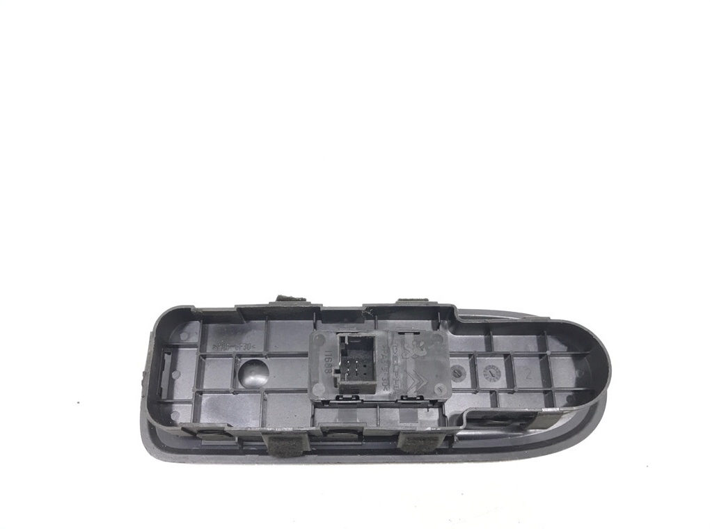 Кнопка стеклоподъемника для Peugeot 308, 2011 г. 1.6 HDi дизель б/у — фото 2