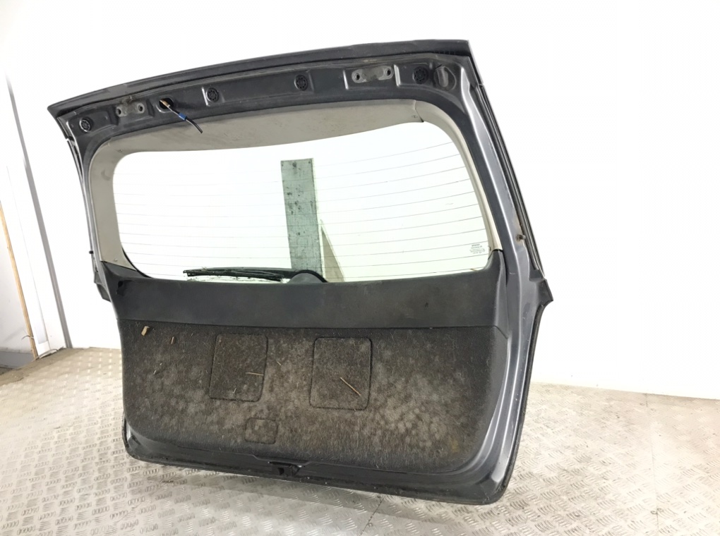 Крышка багажника для Toyota Avensis, 2004 г. 2.0 TD дизель б/у — фото 5