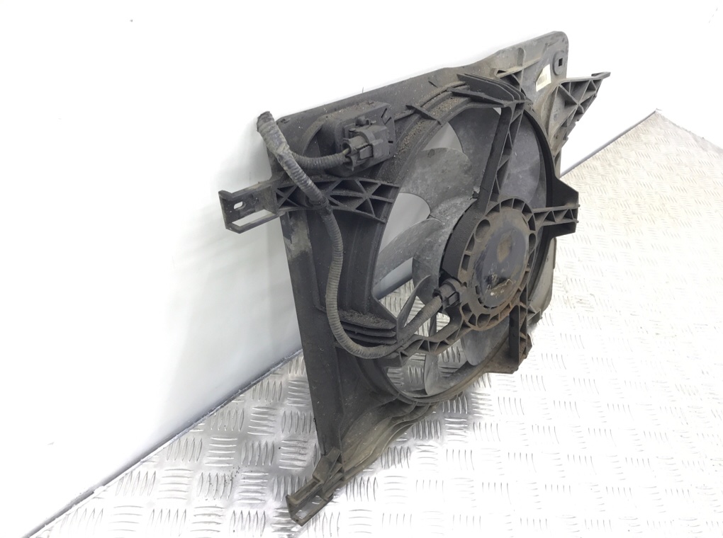 Вентилятор радиатора для Nissan Qashqai, 2007 г. 1.5 DCi дизель б/у — фото 4