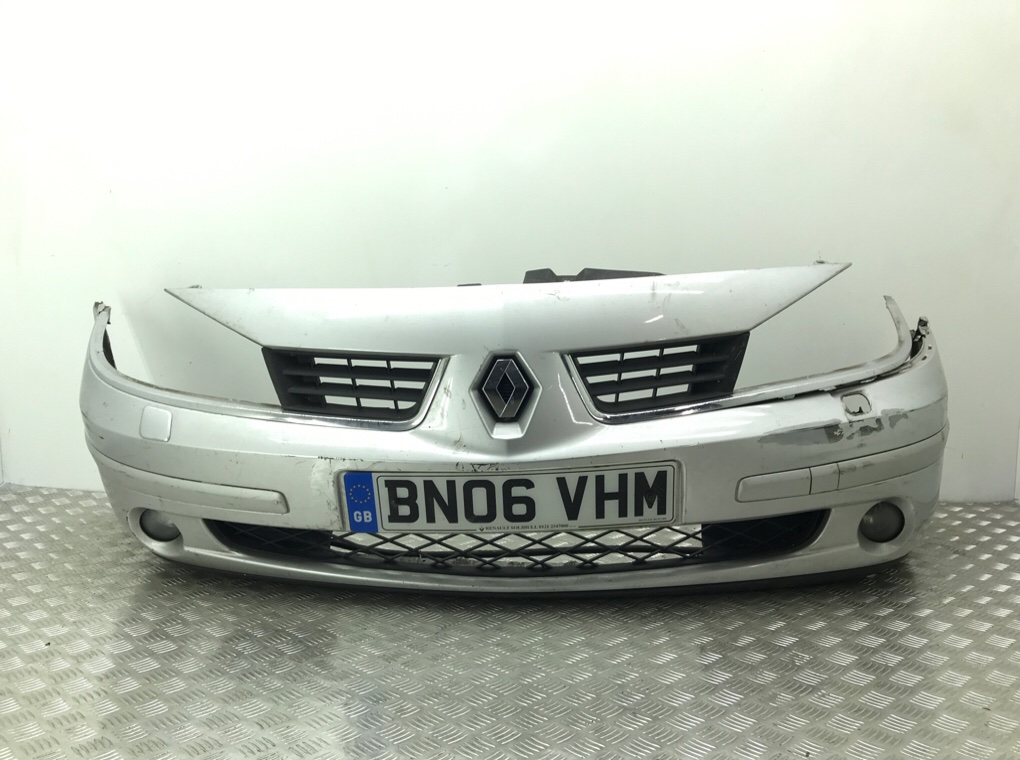 Бампер передний для Renault Laguna, 2006 г. 2.0 Ti бензин б/у