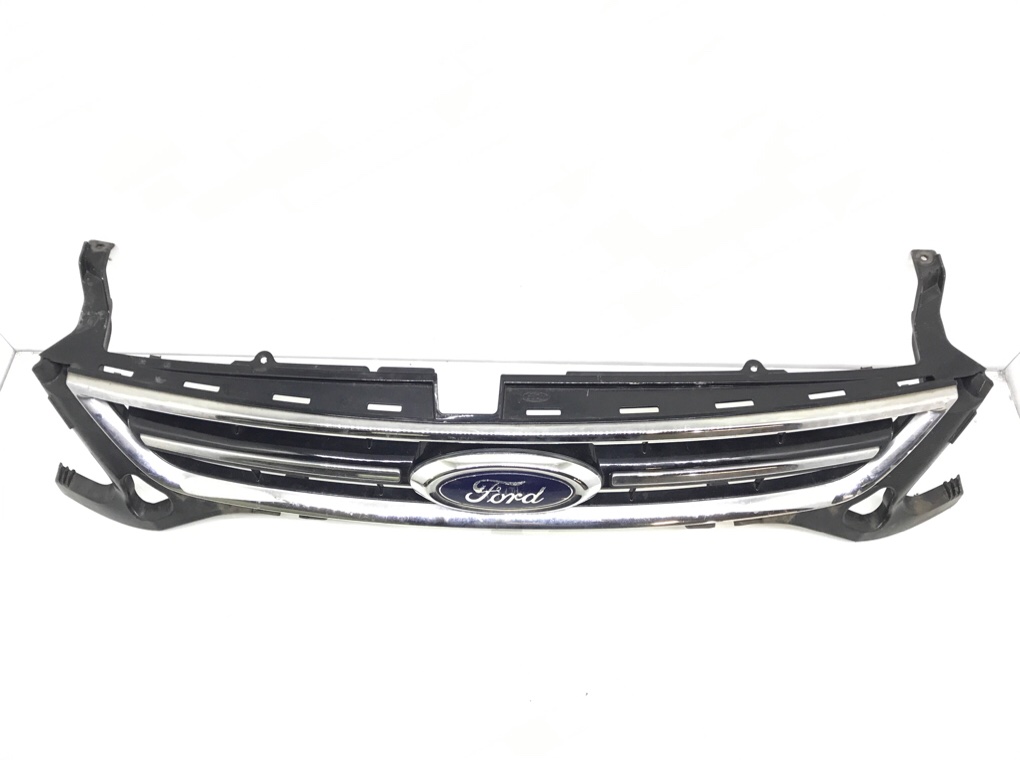 Решетка радиатора для Ford Mondeo, 2011 г. 1.6 TDCi дизель б/у — фото 2