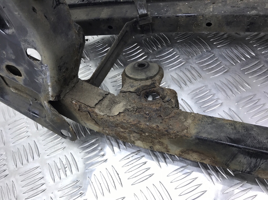 Панель передняя (телевизор) для Nissan Qashqai+2, 2009 г. 2.0 DCi дизель б/у — фото 6
