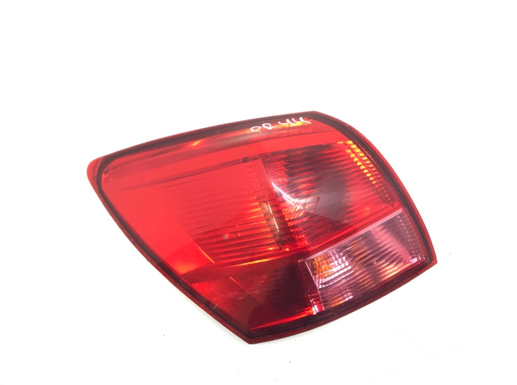 Фонарь задний левый для Nissan Qashqai+2, 2009 г. 2.0 DCi дизель б/у