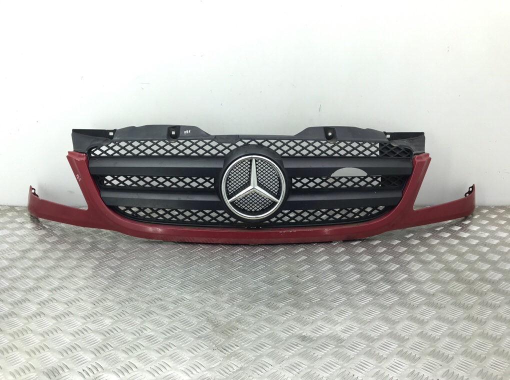 Решетка радиатора для Mercedes Sprinter, 2009 г. 2.2 CDi дизель б/у