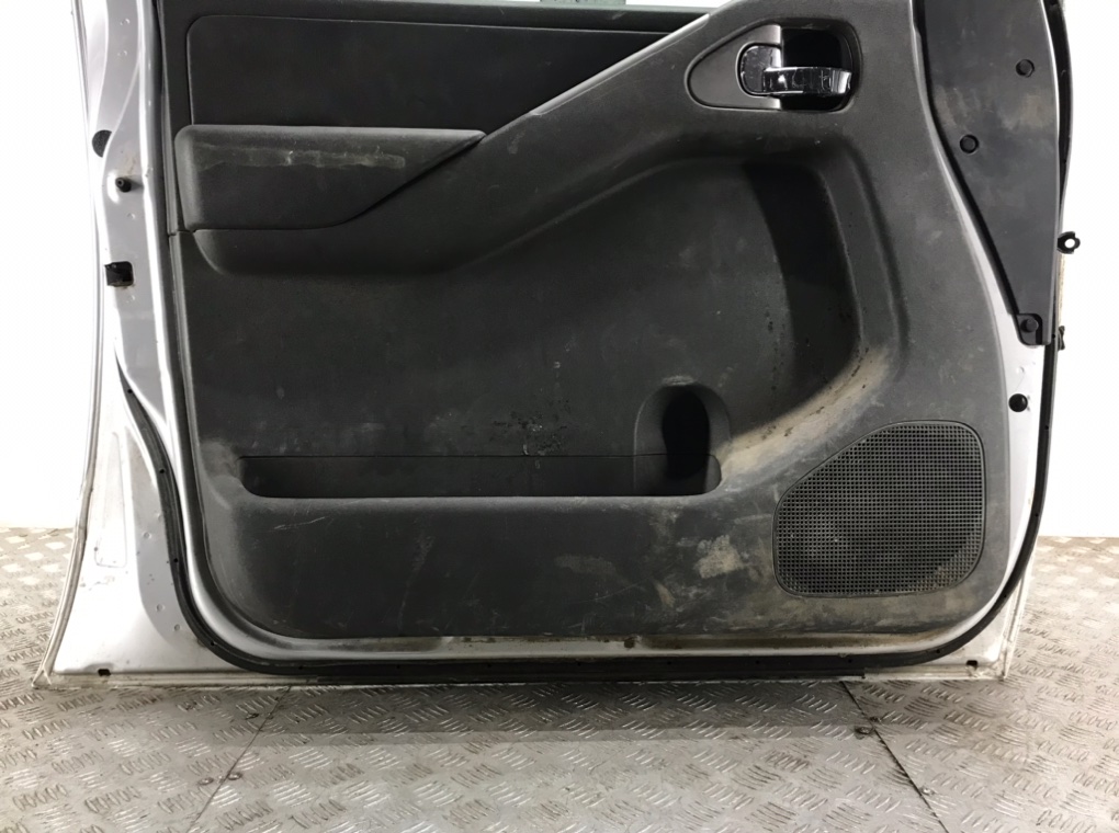 Дверь передняя левая для Nissan Navara, 2005 г. 2.5 DCi дизель б/у — фото 4
