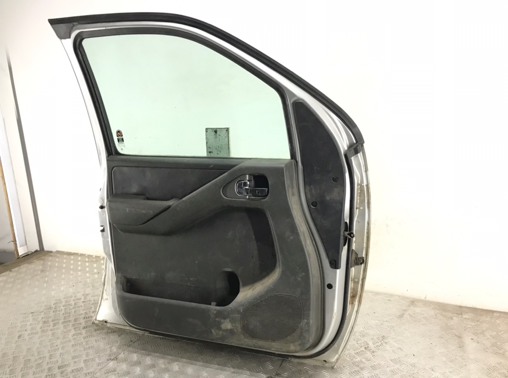 Дверь передняя левая для Nissan Navara, 2005 г. 2.5 DCi дизель б/у — фото 5