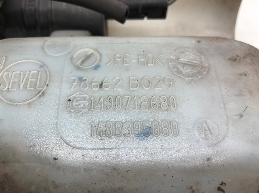 Бачок омывателя для Peugeot Expert, 2008 г. 2.0 HDi дизель б/у — фото 5