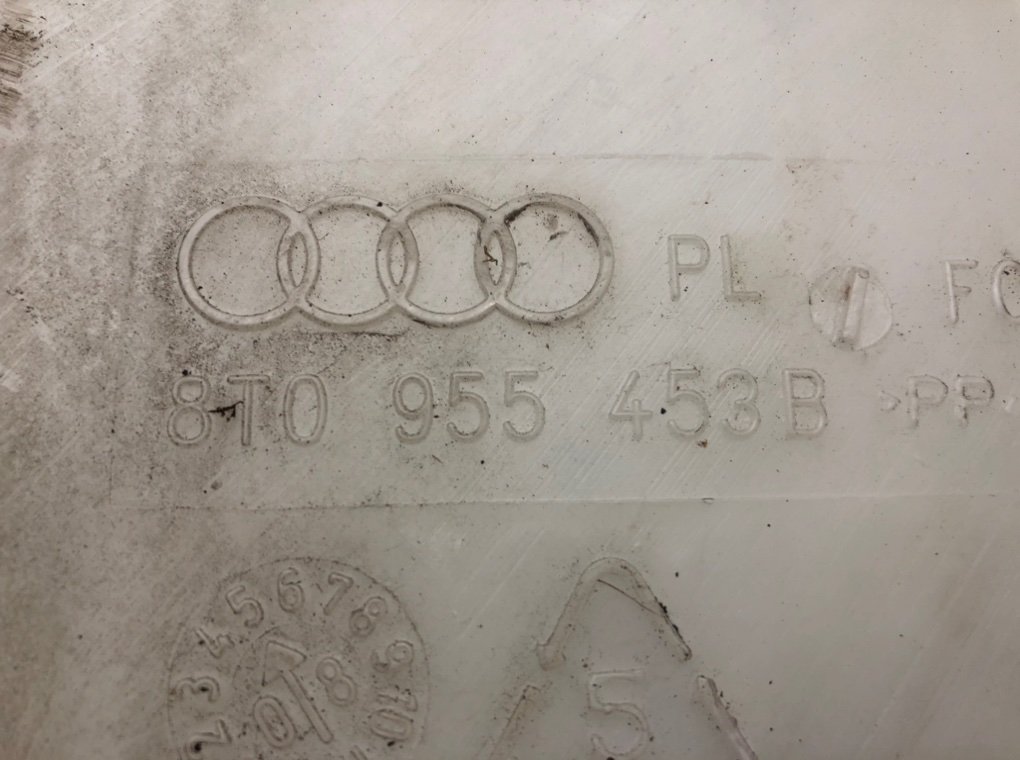 Бачок омывателя для Audi A4, 2008 г. 2.0 TDi дизель б/у — фото 5
