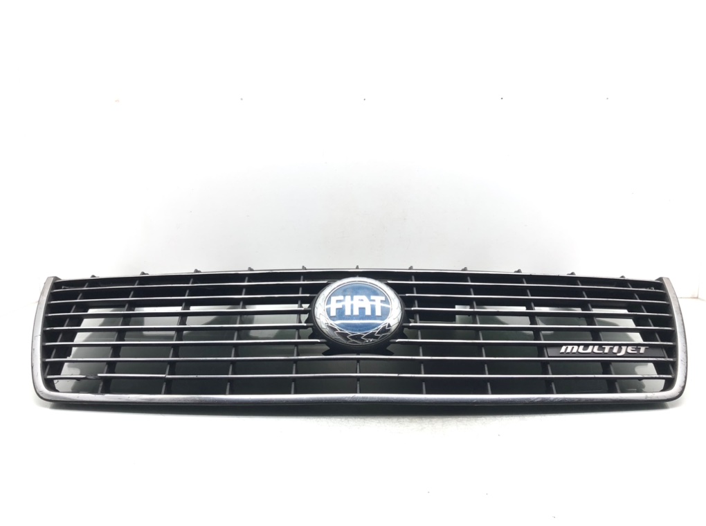 Решетка радиатора для Fiat Croma, 2005 г. 1.9 TD дизель б/у — фото 2